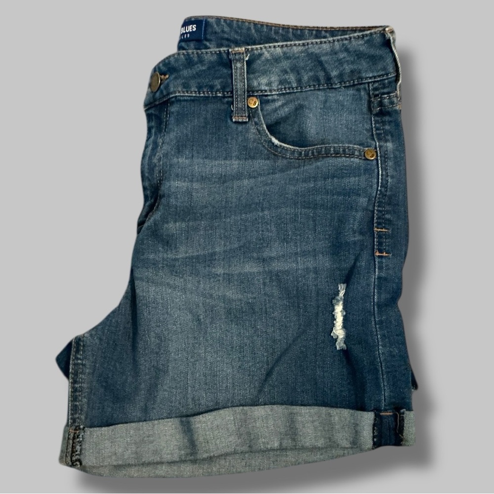🍒CELEBRITY BLUES CUFFED DESTRESSED DENIM SHORTS